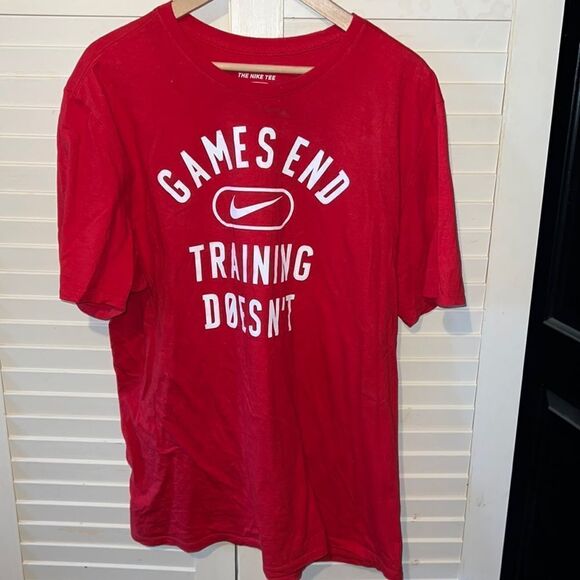 The Nike Tee size extra large athletic cut graphic short sleeve shirt - Picture 1 of 5